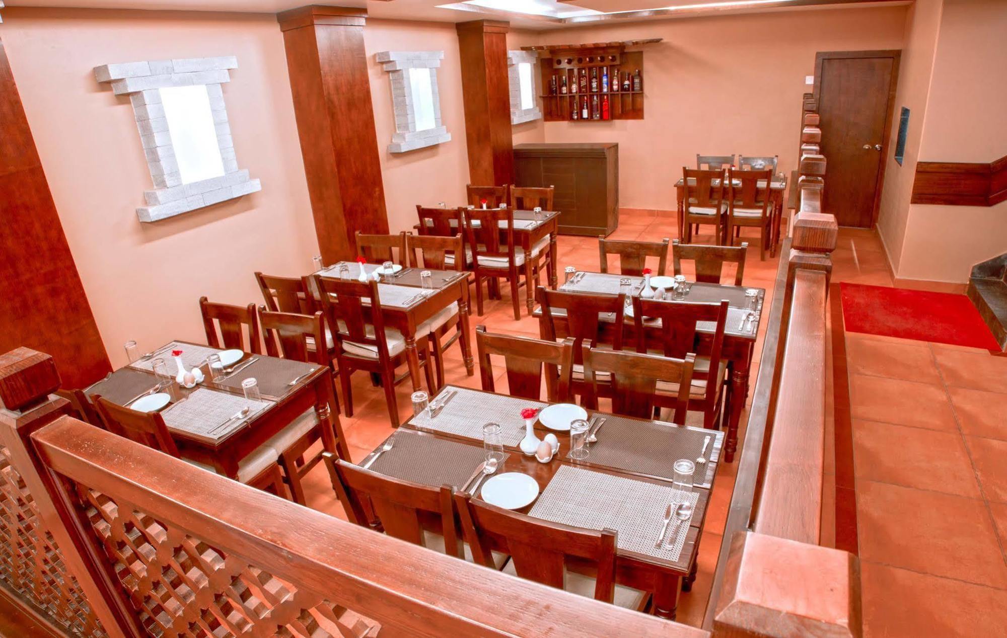 Hotel City Park Pokhara Luaran gambar